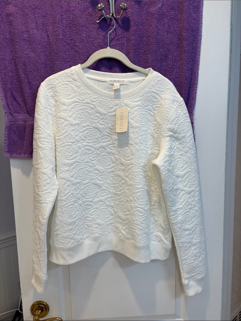 NWT Forever 21 Cream Quilted Rose-Embossed Crewneck